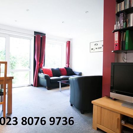 Honest University Apartment 2 Southampton Exteriör bild