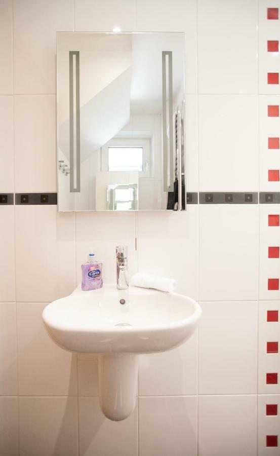 Honest University Apartment 2 Southampton Exteriör bild